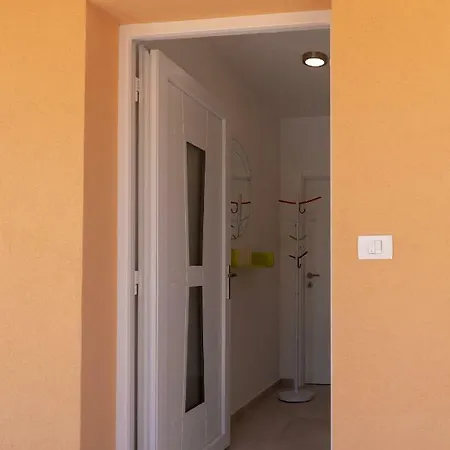 House Buzdonka 度假居 *